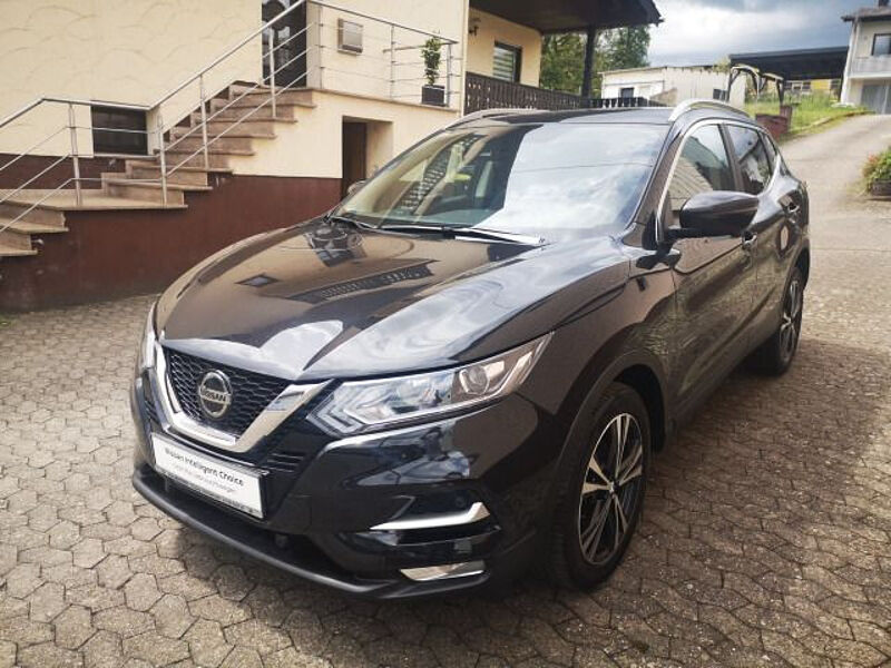 Nissan Qashqai 1.3DIG-T DCT N-Connecta Automatik Winterpaket PGD