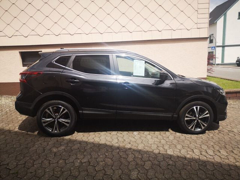 Nissan Qashqai 1.3DIG-T DCT N-Connecta Automatik Winterpaket PGD