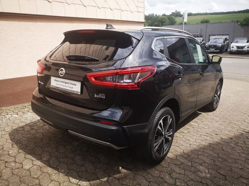 Nissan Qashqai 1.3DIG-T DCT N-Connecta Automatik Winterpaket PGD