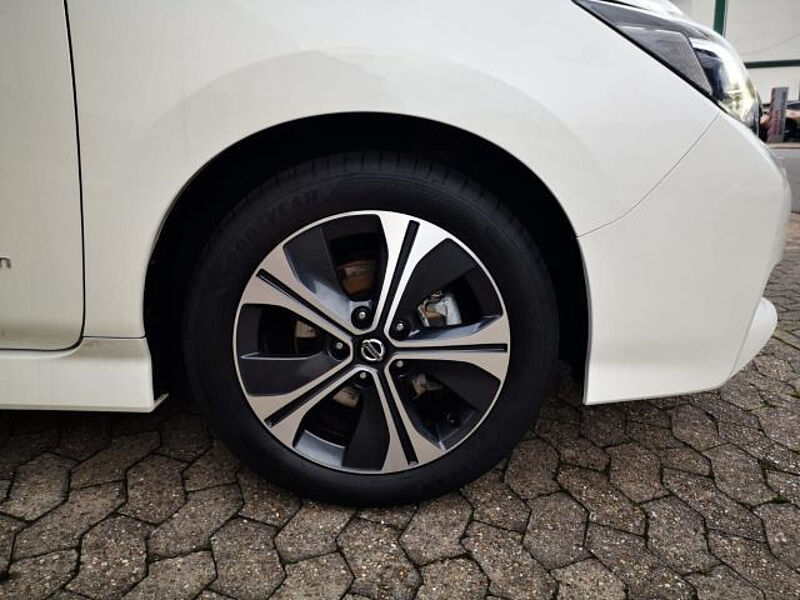 Nissan Leaf 40kWh N-Connecta 100% Elektro Winterpaket Navi Alufelgen