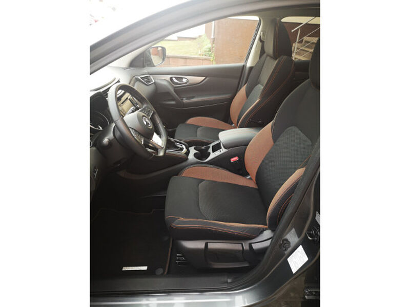 Nissan Qashqai 1.3 N-Motion Automatik Navi + 4 Kameras Sitzheizung