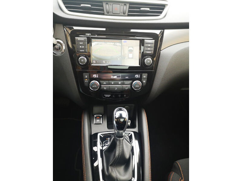 Nissan Qashqai 1.3 N-Motion Automatik Navi + 4 Kameras Sitzheizung