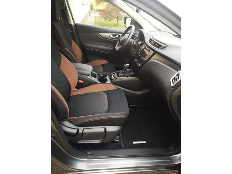 Nissan Qashqai 1.3 N-Motion Automatik Navi + 4 Kameras Sitzheizung