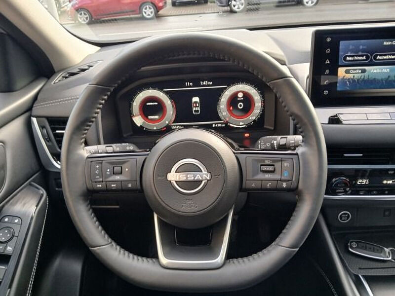 Nissan Qashqai 1.3 DIG-T 6MT N-Connecta Navi+4 Kameras