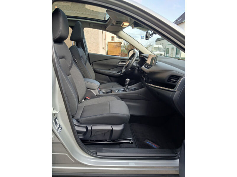 Nissan Qashqai 1.3 DIG-T 6MT N-Connecta Navi+4 Kameras