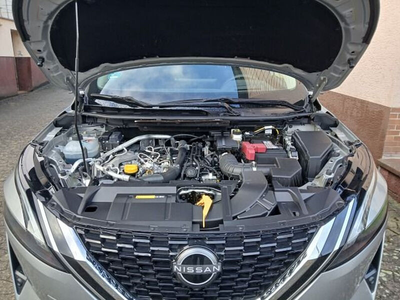 Nissan Qashqai 1.3 DIG-T 6MT N-Connecta Navi+4 Kameras