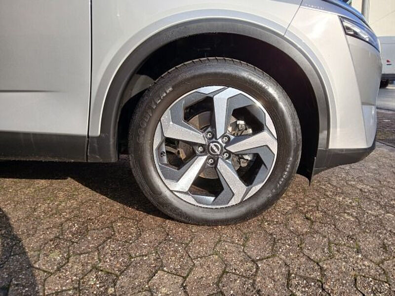 Nissan Qashqai 1.3 DIG-T 6MT N-Connecta Navi+4 Kameras