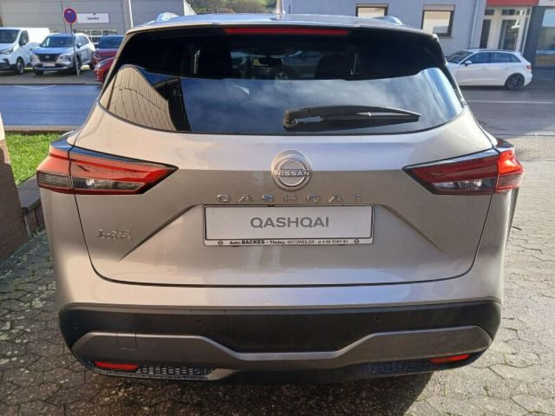 Nissan Qashqai 1.3 DIG-T 6MT N-Connecta Navi+4 Kameras