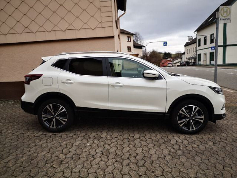 Nissan Qashqai 1.3 DIG-T Zama Navi Sitzheizung Panoramadach